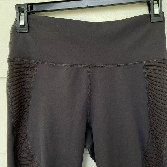 Demi Lovato Fabletics Grey Mesh Grey Small - Picture 4 of 8